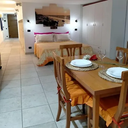 Monolocale Centro Storico Via Giardini Apartment Cagliari