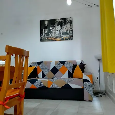 Monolocale Centro Storico Via Giardini Apartment *